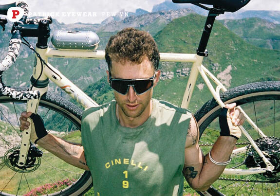 Oakley x Cinelli hợp tác ra mắt kính xe đạp siêu đột pháOakley x Cinelli hợp tác ra mắt kính xe đạp siêu đột phá