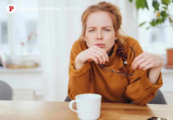 Những dấu hiệu cần đeo kính