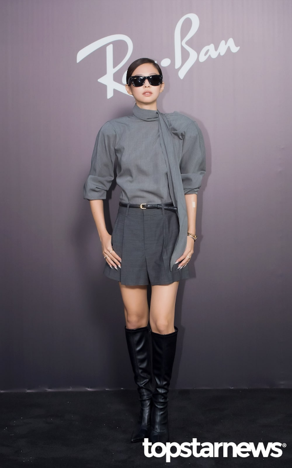 Jennie chiếm trọn spotlight tại pop-up store Ray-Ban