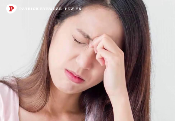 Ngứa mắt vào ban đêm: Nguyên nhân và cách khắc phục