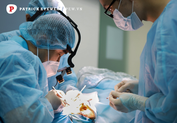 cách điều trị mắt lồi  Mắt lồi: Nguyên nhân, triệu chứng và cách điều trị