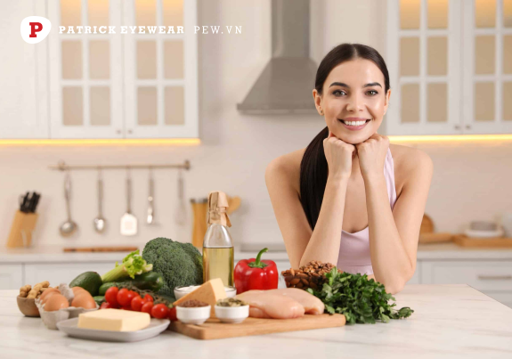 chăm sóc mắt trước và sau mổ cận hiệu quả Mổ mắt cận nên kiêng gì để mắt sáng khỏe và tránh biến chứng