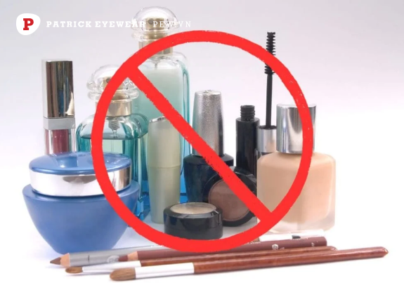 Chăm sóc mắt trước và sau mổ cận hiệu quả Mổ mắt cận nên kiêng gì để mắt sáng khỏe và tránh biến chứng