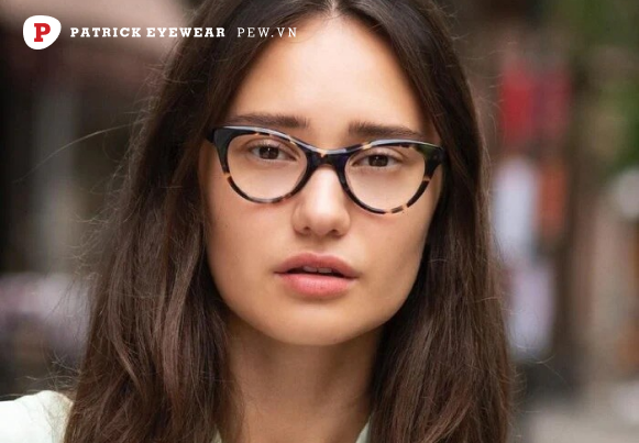 nguyên nhân đeo kính cận mắt bị nhỏ Đeo kính cận mắt bị nhỏ phải làm sao