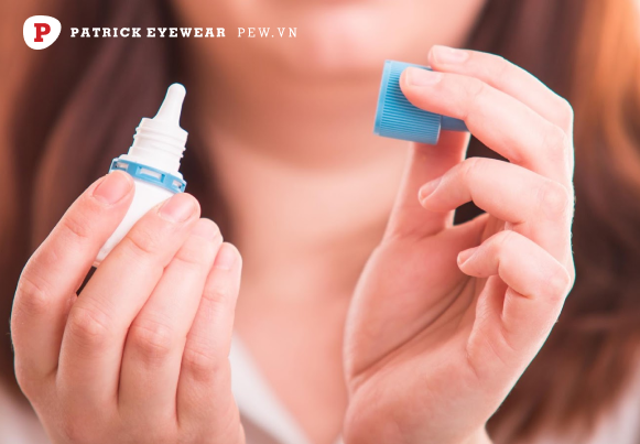 Dùng thuốc nhỏ mắt nhiều có sao không Dùng thuốc nhỏ mắt nhiều có sao không