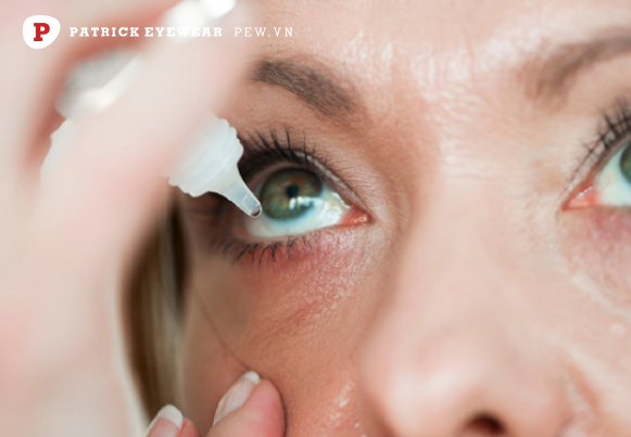 Dùng nhiều loại thuốc nhỏ mắt có tốt không Dùng nhiều loại thuốc nhỏ mắt có tốt không
