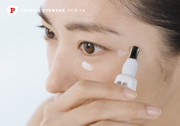 Mắt bị sưng húp phải làm sao