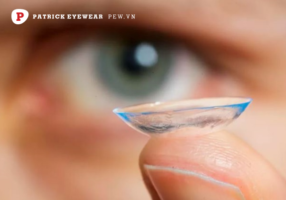 Cận 1.5 độ nặng hay nhẹ, có nên đeo kính thường xuyên không