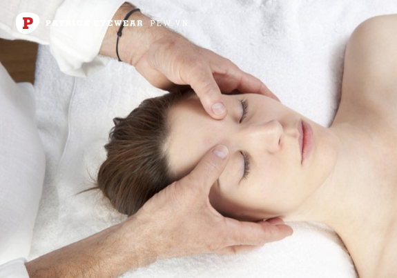 Kinh nghiệm bấm huyệt chữa cận thị hiệu quả nhanh bấm huyệt chữa cận thị